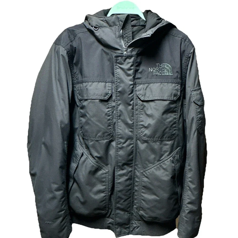 The North Face 550 Down Jacket Men’s M Black Hooded Goose Down Winter Parka